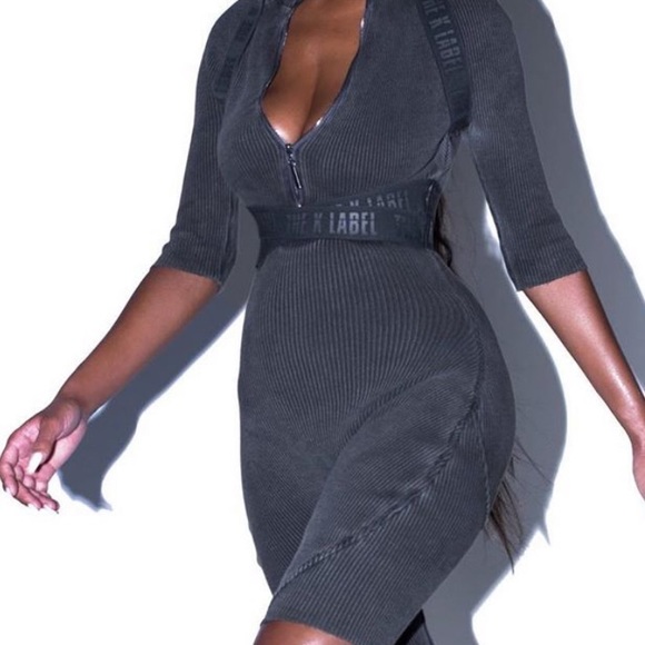 Super fitted Jumpsuit - Picture 3 of 4